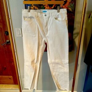 J. McLaughlin white Raw Hem capri jeans. Size 12